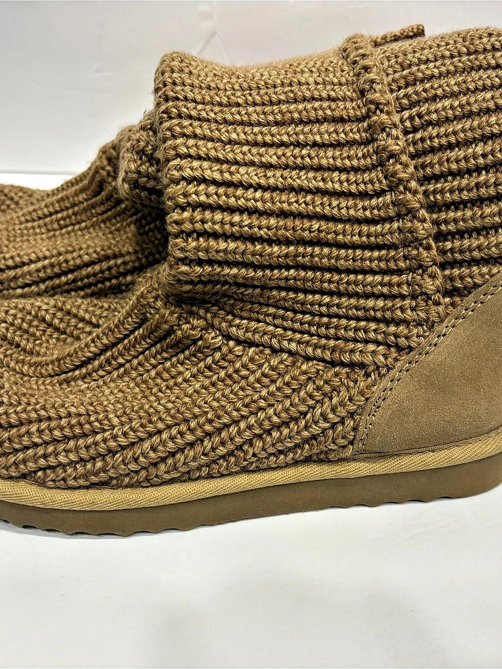 UGG Classic Cardy Knit Boots in Tan Brown Women's size 8 - Picture 5 of 9